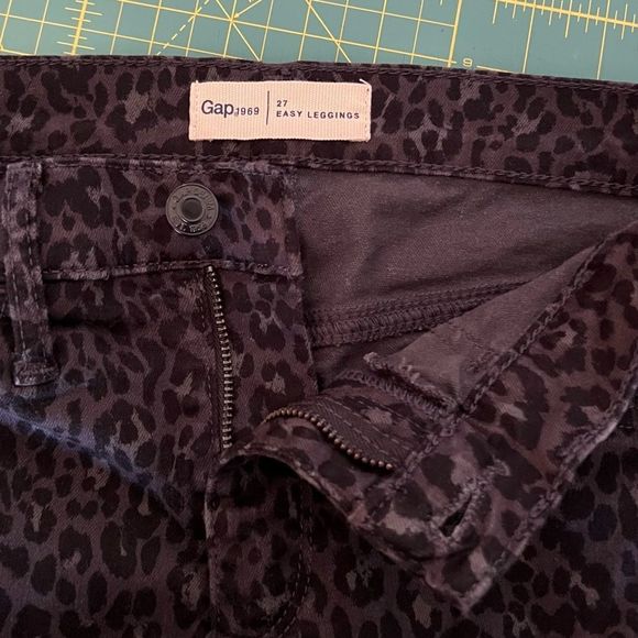 Gap Leopard Stretch Jeggings - Picture 5 of 6